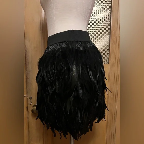 Feather mini skirt NEW - Picture 5 of 11